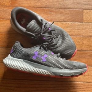 Lightly Worn Women’s Under Armour Sneakers Size 8